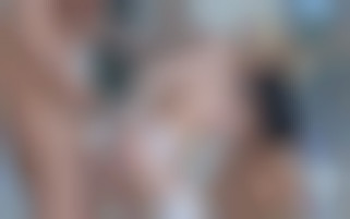 Femmes matures partouzées en exterieur